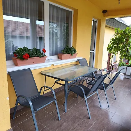 Julia Vendeghaz Appartement *